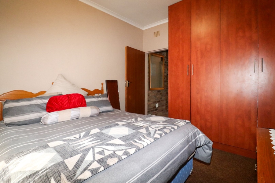 4 Bedroom Property for Sale in La Hoff North West